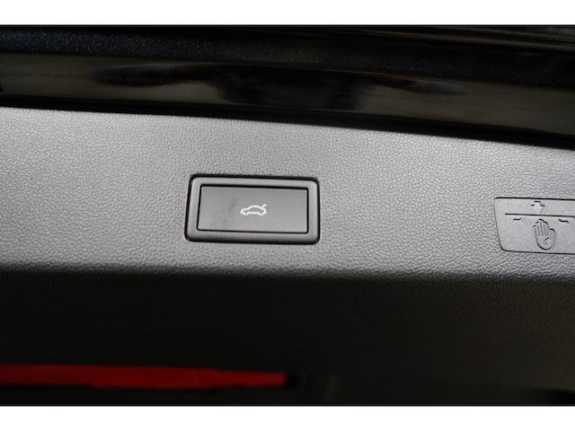 Volkswagen Golf 1.5 eTSI R-Line Variant