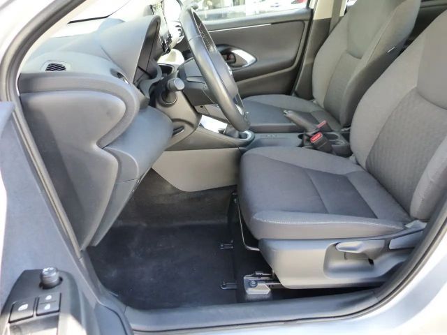 Toyota Yaris Hatchback Team D