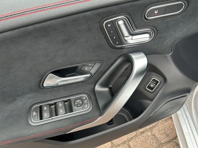 Mercedes-Benz CLA 180 AMG Line Coupé