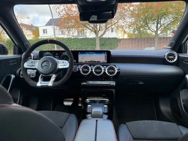 Mercedes-Benz A 35 AMG AMG Line