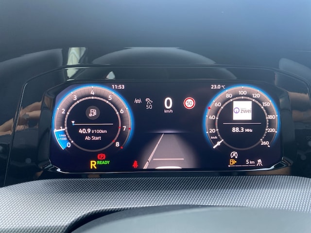 Volkswagen Golf 1.5 eTSI R-Line