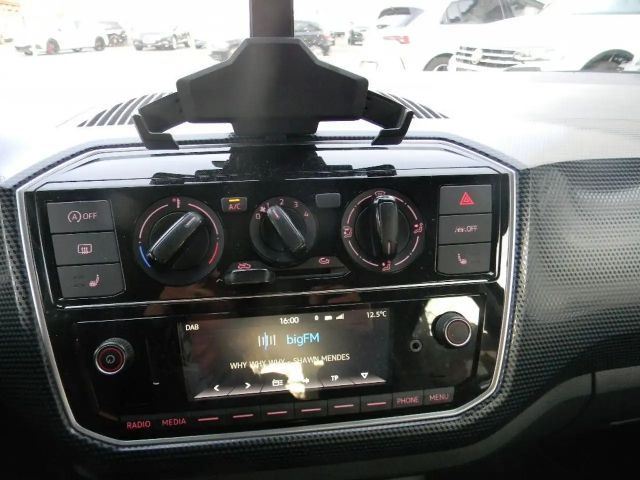 Volkswagen up! Move Move up!