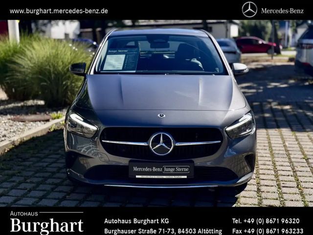 Mercedes-Benz B 200 Progressive Sedan