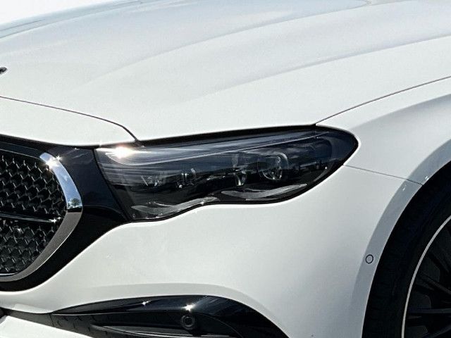 Mercedes-Benz E 220 AMG Line E 220 d Sedan