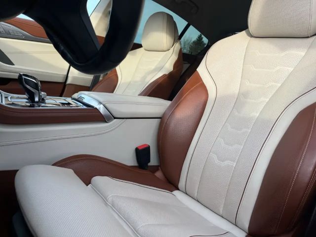 BMW M850 Coupé Gran Coupé Sedan xDrive