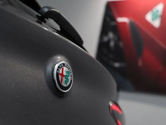 Alfa Romeo Stelvio AT8 Q4 Veloce