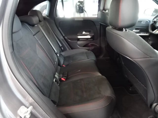 Mercedes-Benz EQA 350 4MATIC AMG Line