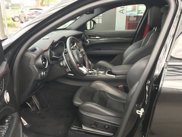 Alfa Romeo Stelvio Q4 Quadrifoglio