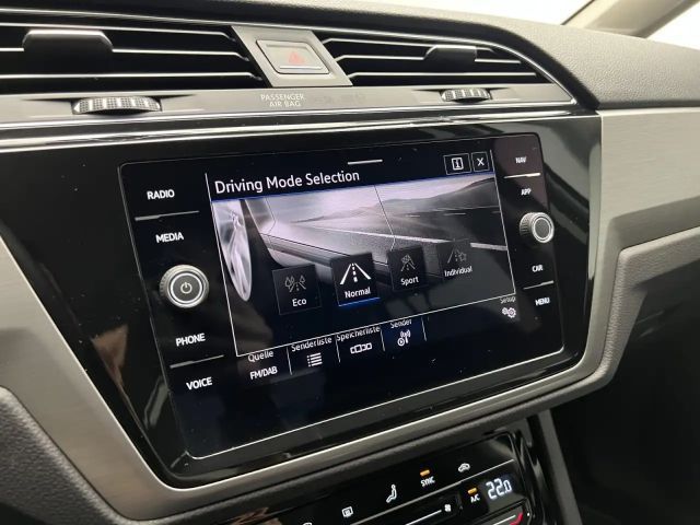 Volkswagen Touran 1.5 TSI DSG R-Line