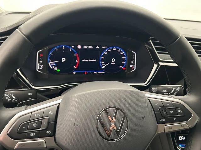 Volkswagen Touran 1.5 TSI DSG IQ.Drive R-Line