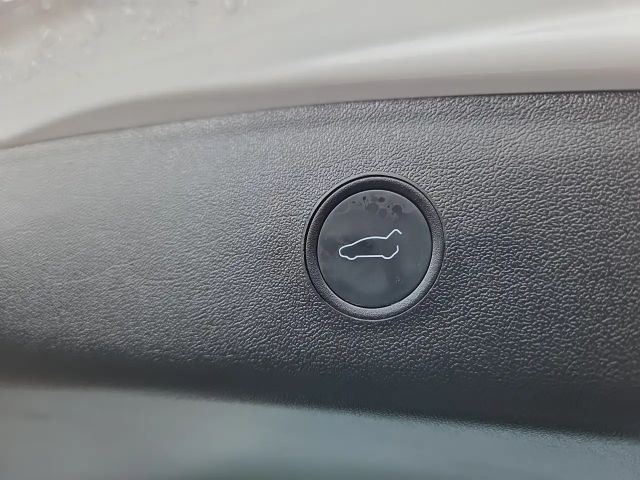 Tesla Model 3 FACELIFT SPORT PARKSENSOREN V+H PANO+19 SPORTALU!