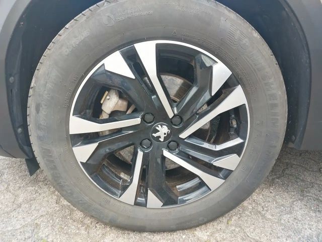 Peugeot E-2008 Allure Pack