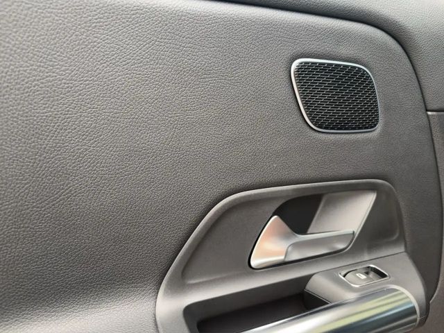 Mercedes-Benz EQA 350 4MATIC AMG Line