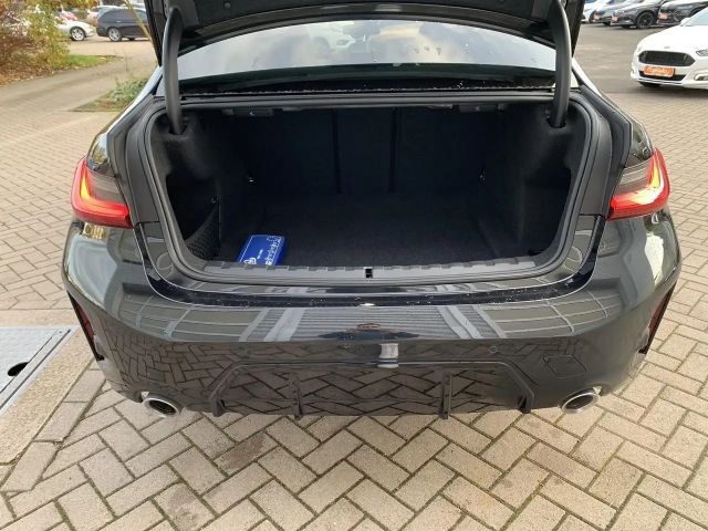 BMW 330 330i M-Sport Sedan xDrive