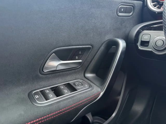 Mercedes-Benz A 200 AMG Line