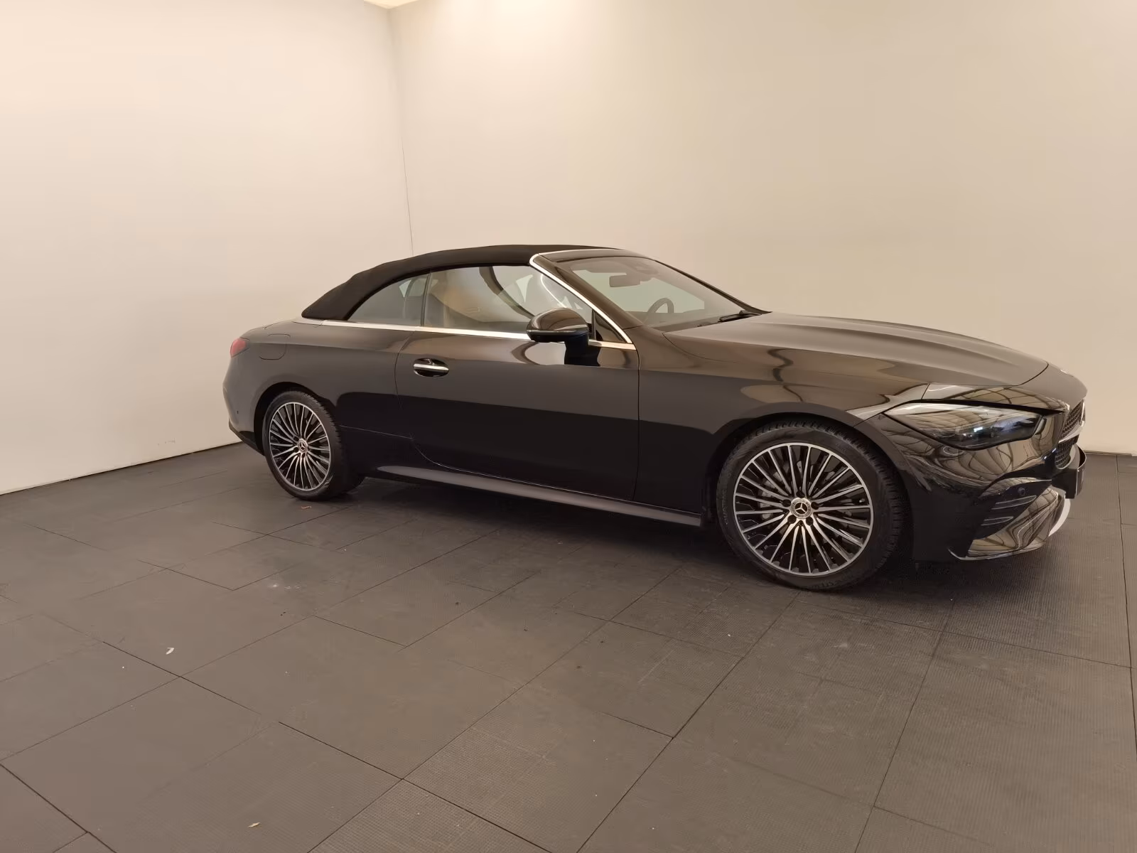 Mercedes-Benz CLE 300 