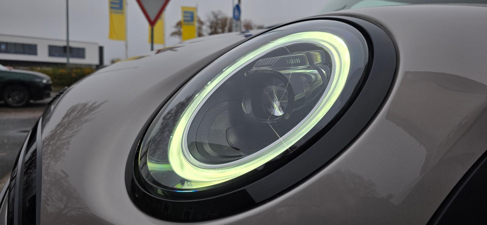 MINI Cooper Resolute Edition 1-Hand LED 2.J-Garantie