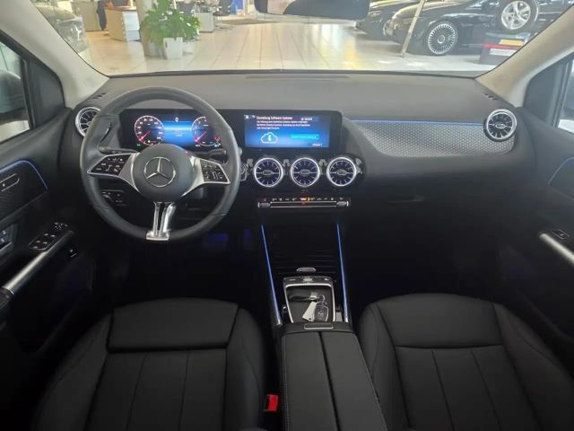 Mercedes-Benz B 200 Progressive Sedan