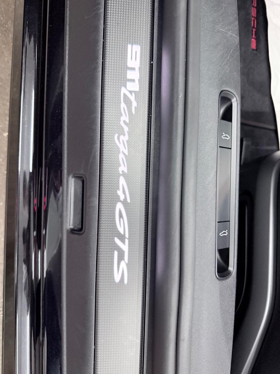 Porsche 911 4 992 Cabriolet GTS Targa