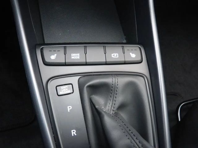 Hyundai i20 NAVI SHZ LHZ APPLE ALU KAMERA