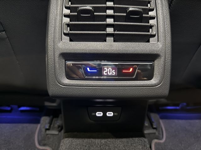 Volkswagen Golf 2.0 TSI DSG Golf VIII Style