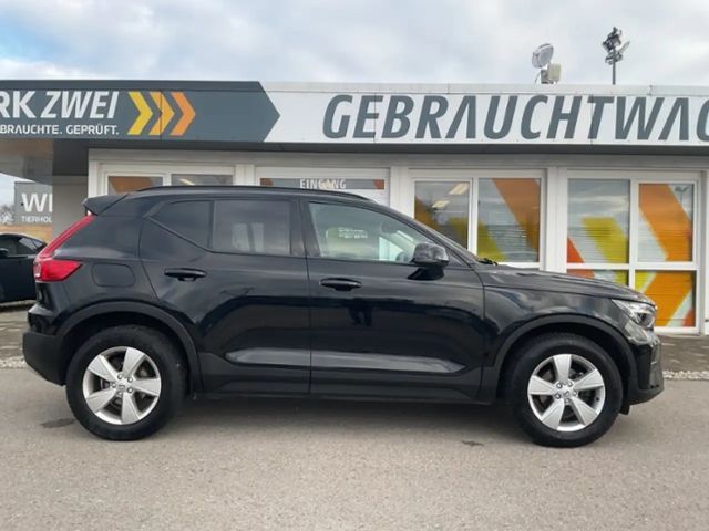 Volvo XC40 Core Momentum