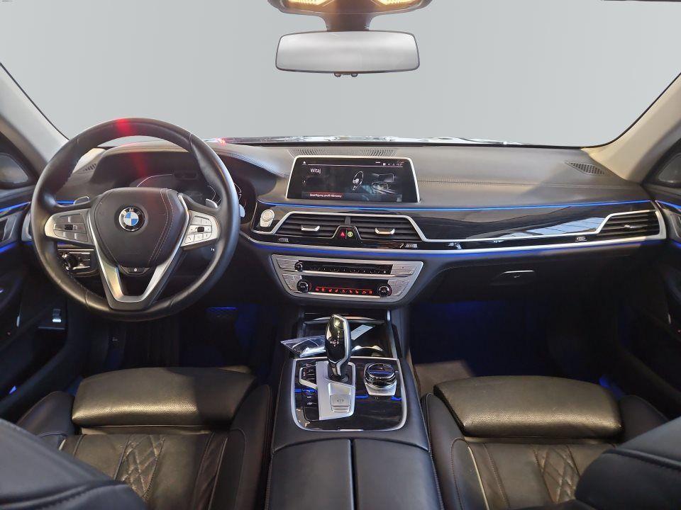 BMW 750 750i Sedan xDrive