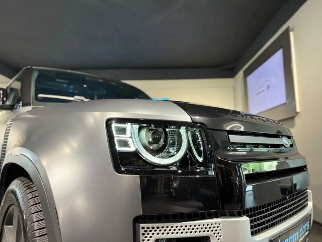 Land Rover Defender 110 Black Pack