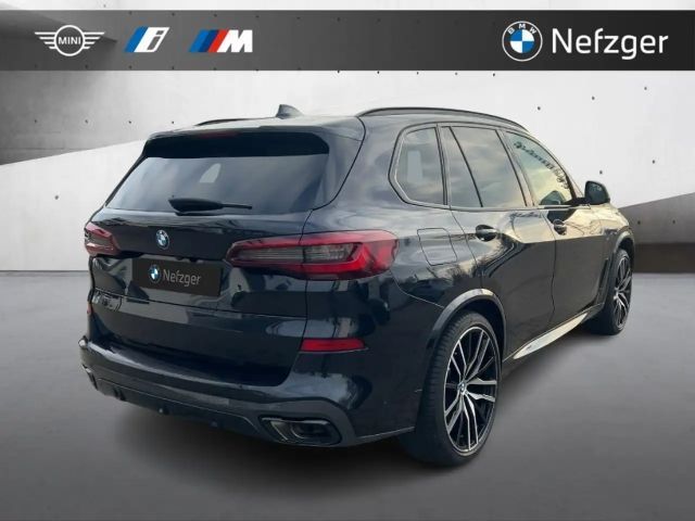 BMW X5 M50i