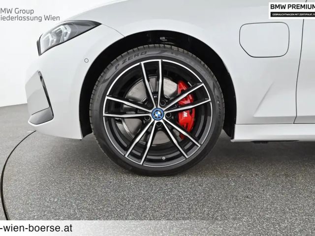 BMW 330 330e Sedan xDrive