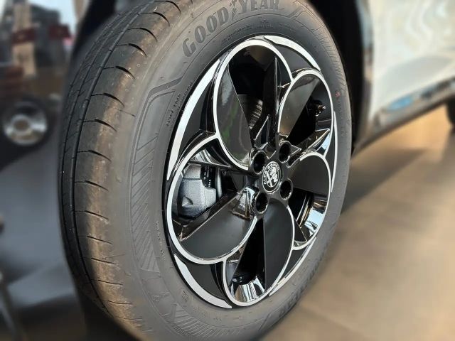 Alfa Romeo Junior AWD Ibrida