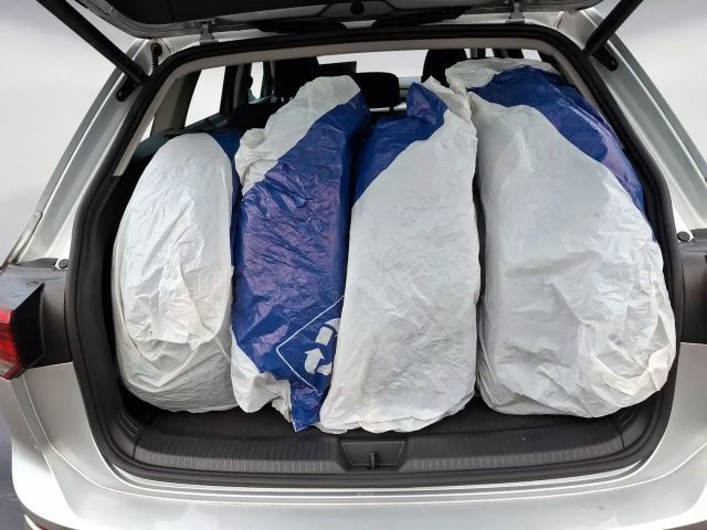 Volkswagen Golf 1.5 eTSI DSG Life Variant