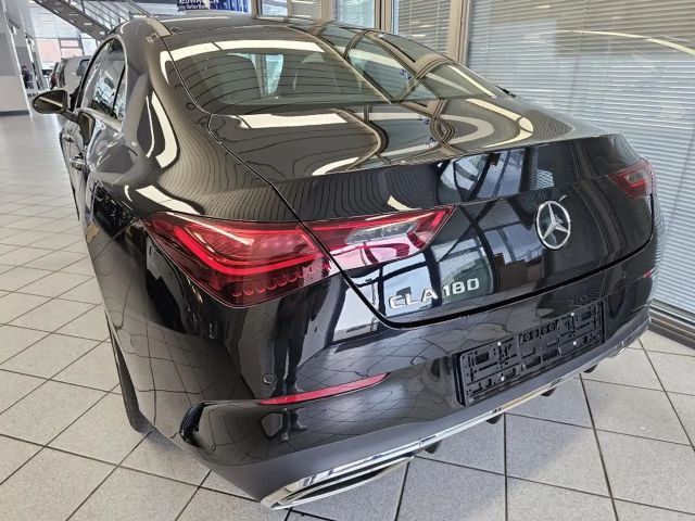 Mercedes-Benz CLA 180 AMG Line Coupé