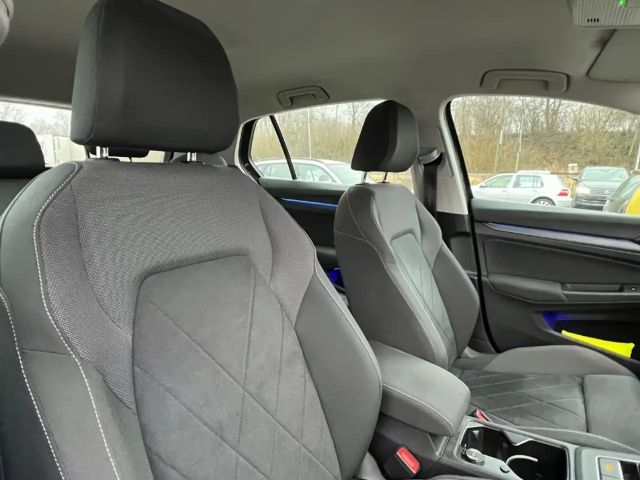 Volkswagen Golf 1.5 TSI Style