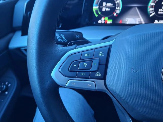 Volkswagen Golf DSG Style eHybrid