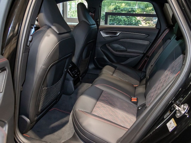 Audi A6 e-tron Avant Quattro