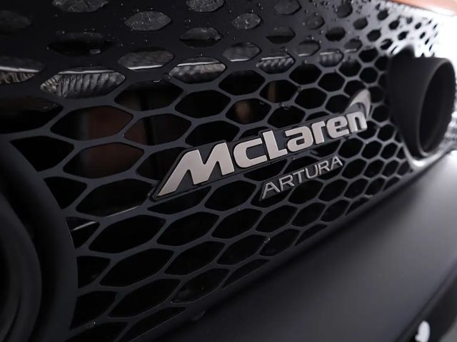 McLaren Artura Spider