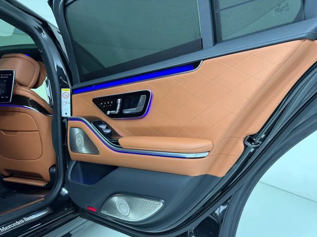 Mercedes-Benz S 500 AMG Line Sedan