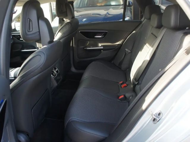 Mercedes-Benz C 180 AVANTGARDE