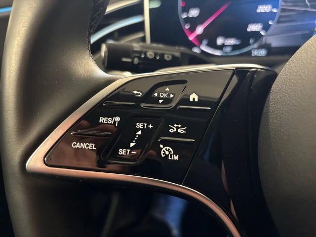 Mercedes-Benz E 200 AVANTGARDE Estate