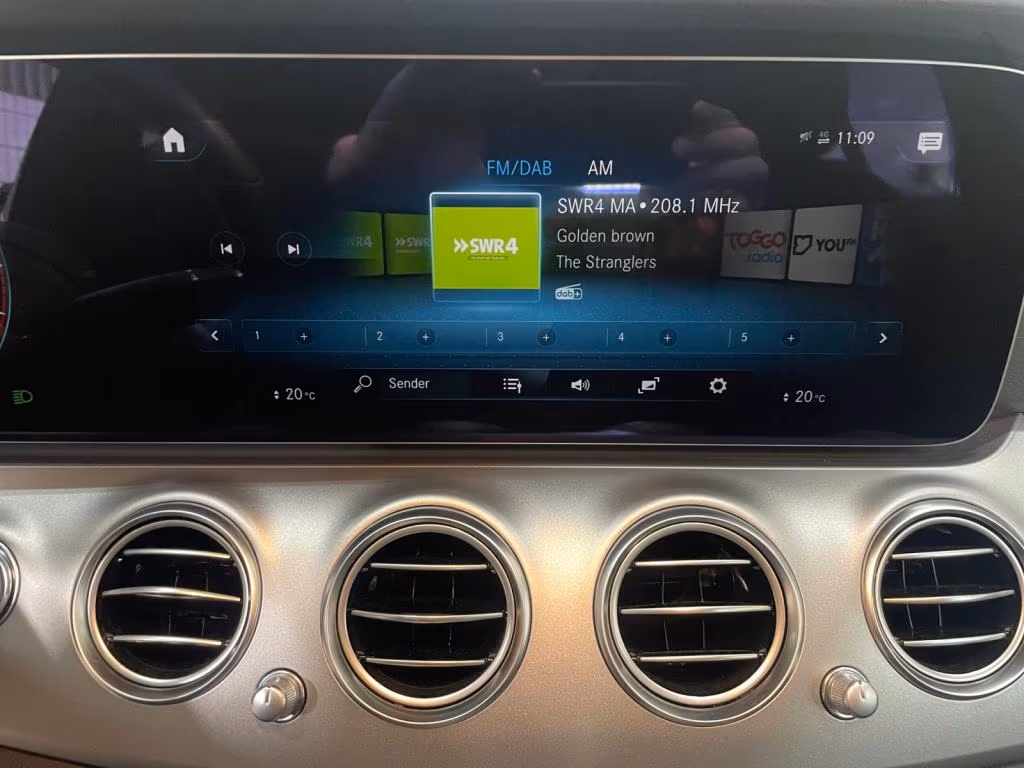 Mercedes-Benz E 220 AVANTGARDE E 220 d Estate