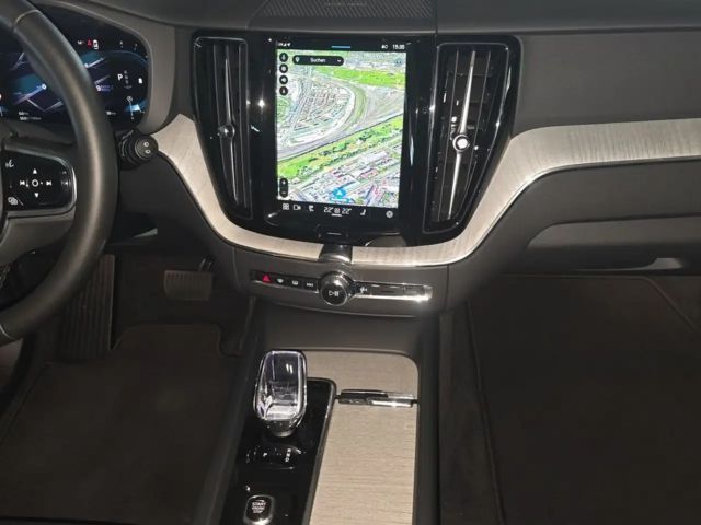 Volvo XC60 AWD Dark Plus