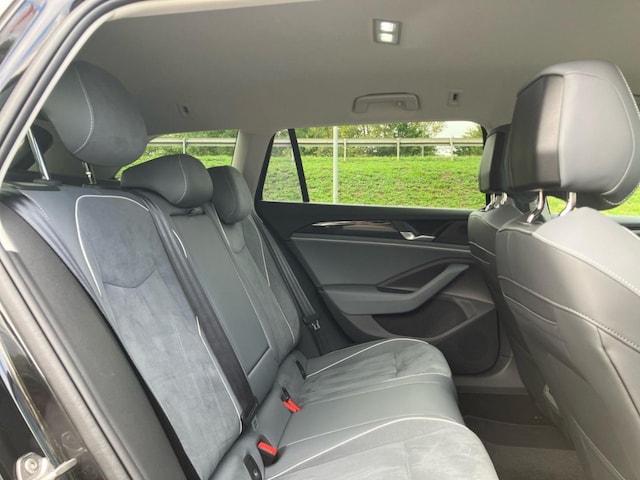 Volkswagen Passat 2.0 TDI Business DSG Variant