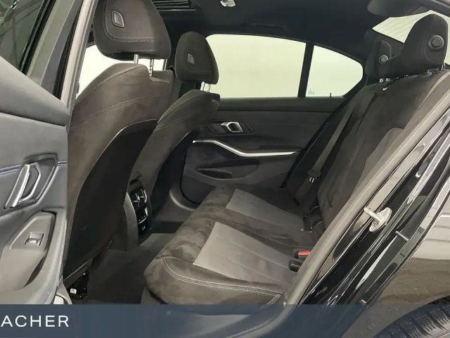 BMW 320 320i M-Sport Sedan