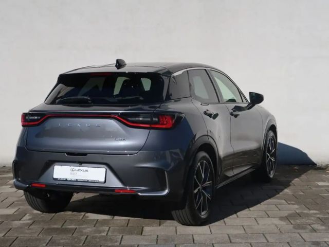 Lexus LBX E-Four Emotion