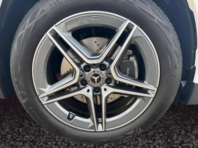 Mercedes-Benz GLA 200 AMG Line