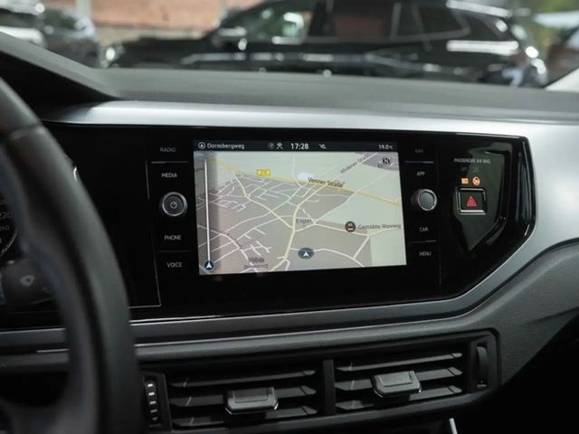 Volkswagen Polo Active TSI Navi ParkPilot Sitzheizg. Anschlussg...