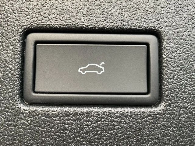 Volkswagen T-Roc 1.5 eTSI DSG R-Line