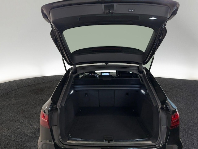 Audi A4 40 TFSI Avant Quattro S-Line S-Tronic