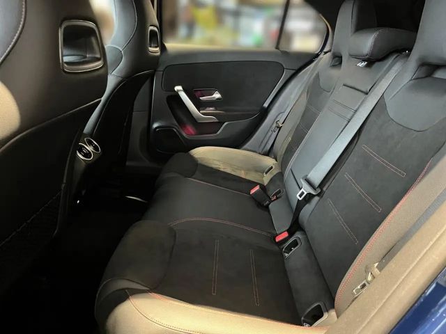 Mercedes-Benz A 200 AMG Line